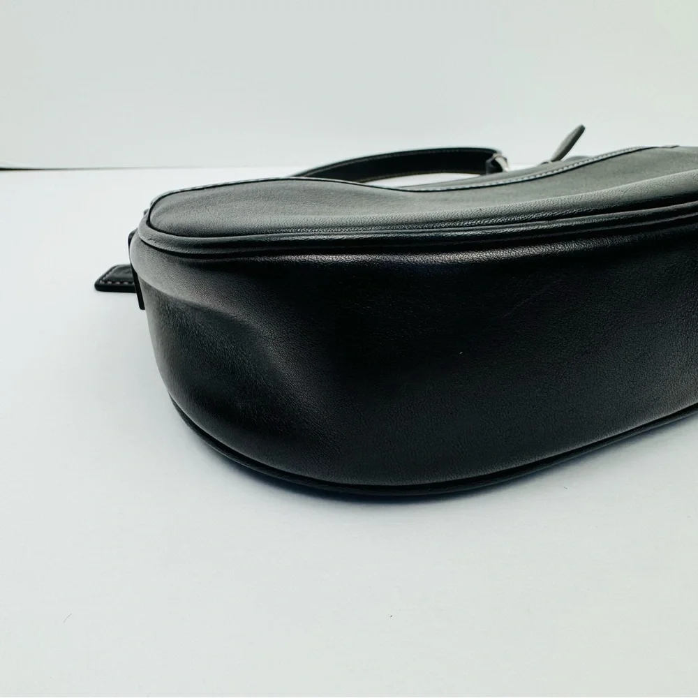 Coach Vintage Hampton Demi Hobo. Smooth, soft black leather. Crescent shape.